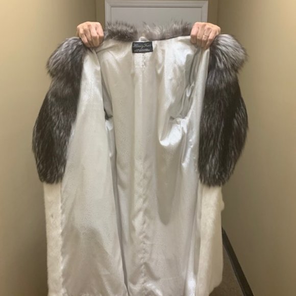 MINK COAT WITH FOX COLLAR - Picture 2 of 6